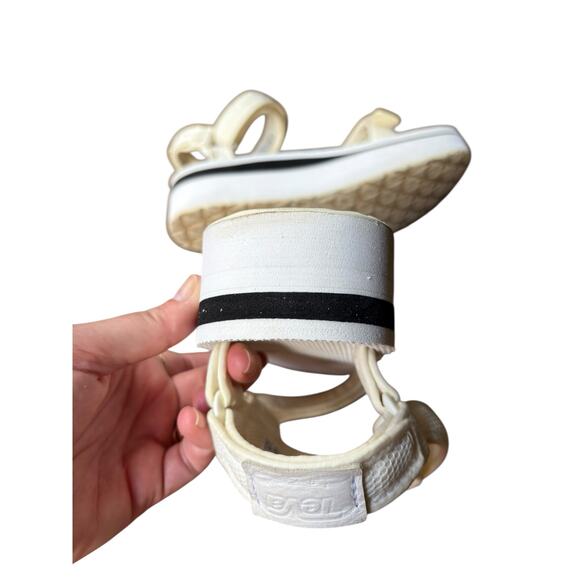 Teva Women's Flatform Universal Platform Mesh Print Bright White Sandal - 9 - Picture 7 of 8